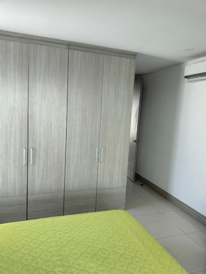 Frente Al Mar En *